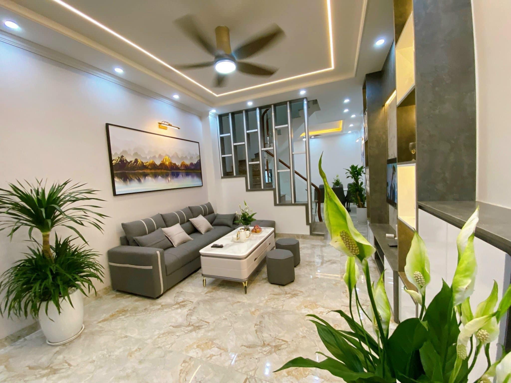 OTO ĐỖ - 3 BƯỚC CHÂN RA PHỐ - NHÀ 5 TẦNG KHUNG CỘT Ở LUÔN